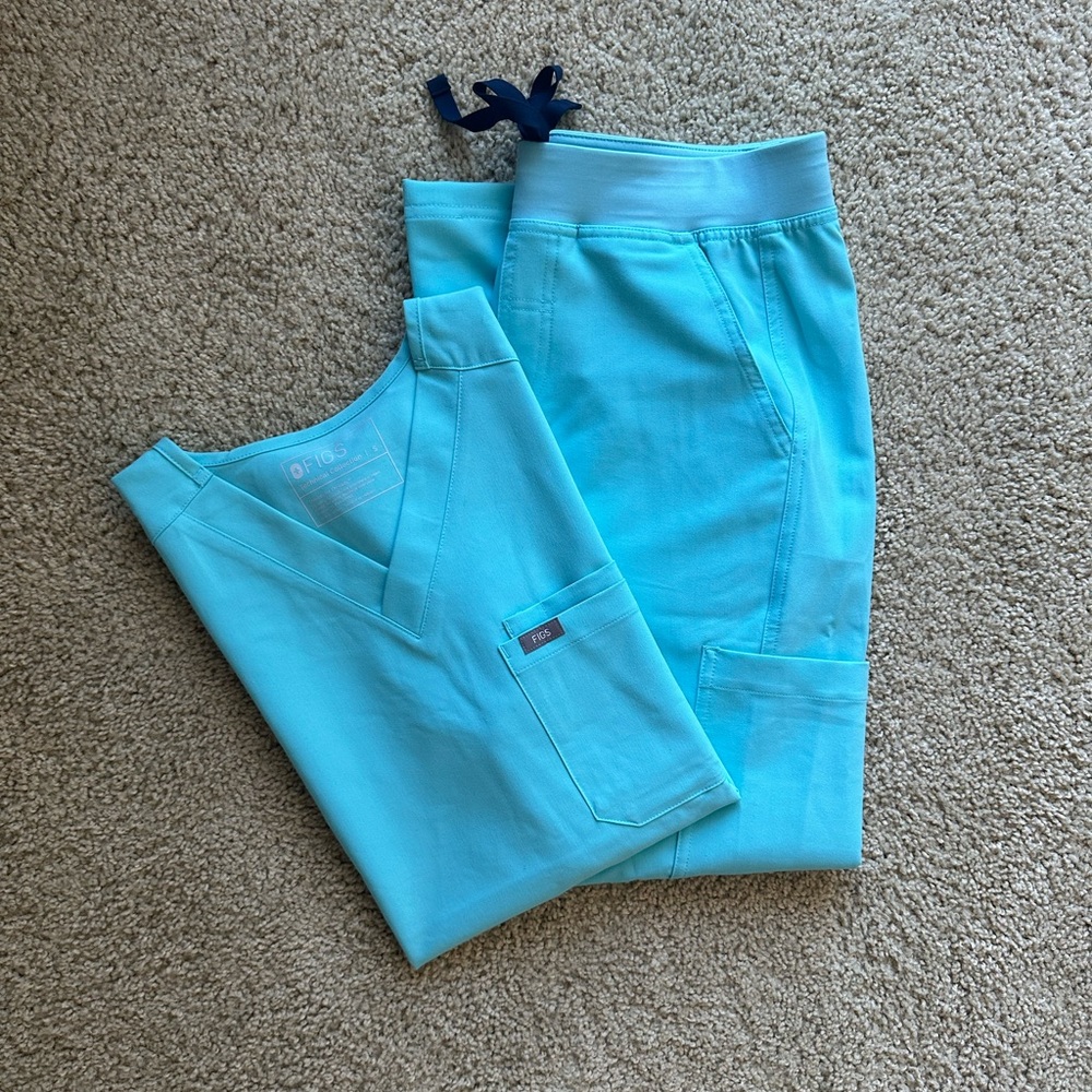 Men’s Neon Blue FIGS Set